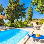 Millers Large Private Pool Ac Wifi *