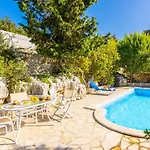 Millers Large Private Pool Ac Wifi