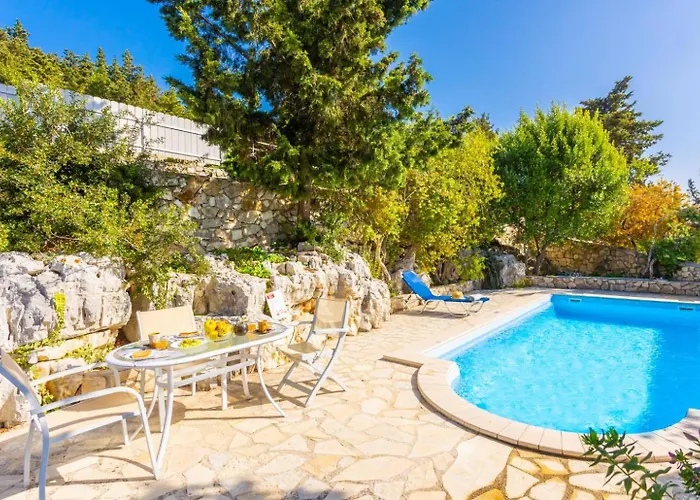 Millers Large Private Pool Ac Wifi